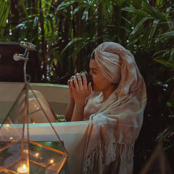 Lifestyle Photography featuring Australian Model in Ubud, Bali , Indonesia un luxurious outdoor bathroom