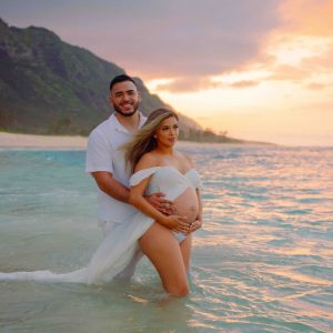 Picturesque sunset maternity session on Oahu's North Shore. Hawaii